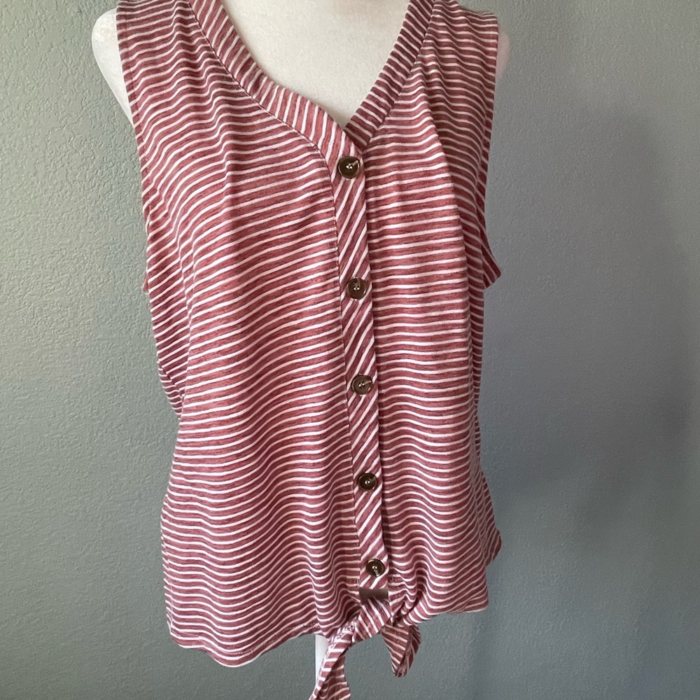 Rose & Olive White and Red Sleeveless top